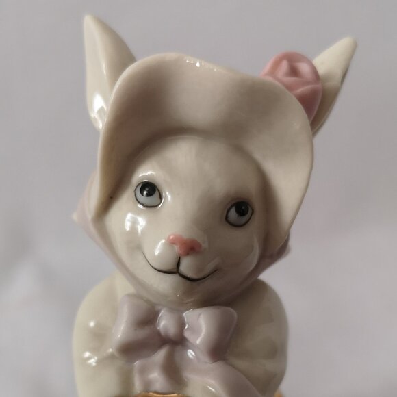 Adorable Vintage Lenox Limited Edition from 2003 Rabbit Basket & Flowers Figure - Picture 5 of 7